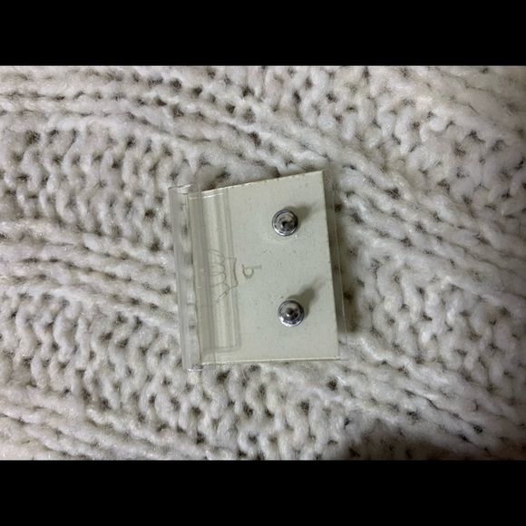 Patina purple(ish) earrings - NWOT - Picture 5 of 7